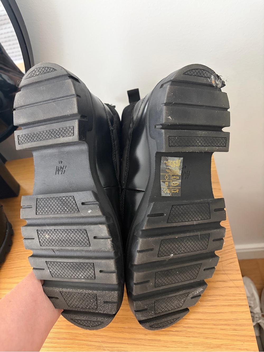 Black Quilted Front-Zip Platform Boots - Picture 2 of 5